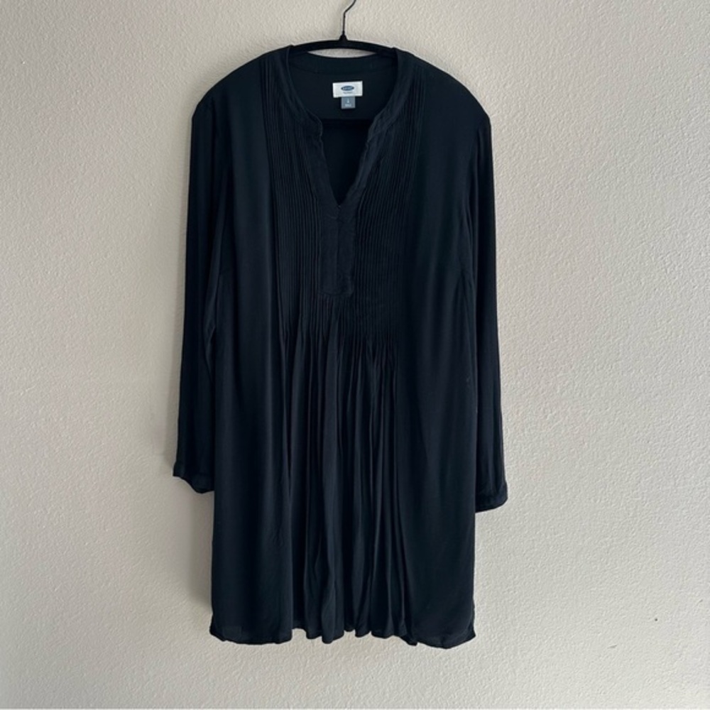 Old Navy Pleated Long Sleeve Black Dress